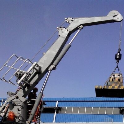 1–8T Pedestal Hydraulic Knuckle Boom Marine Deck Crane | Compact Slewing Crane